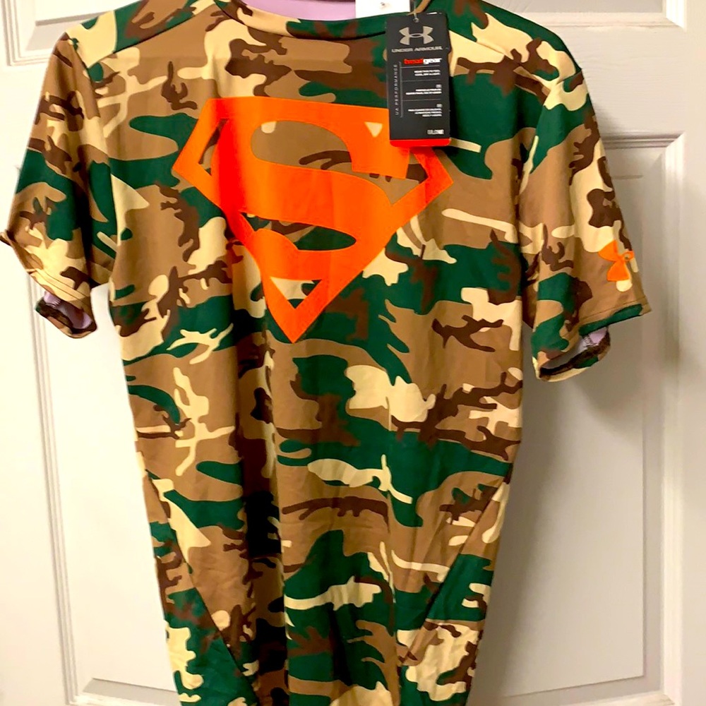 Men’s under armor workout shirt heat gear size XL